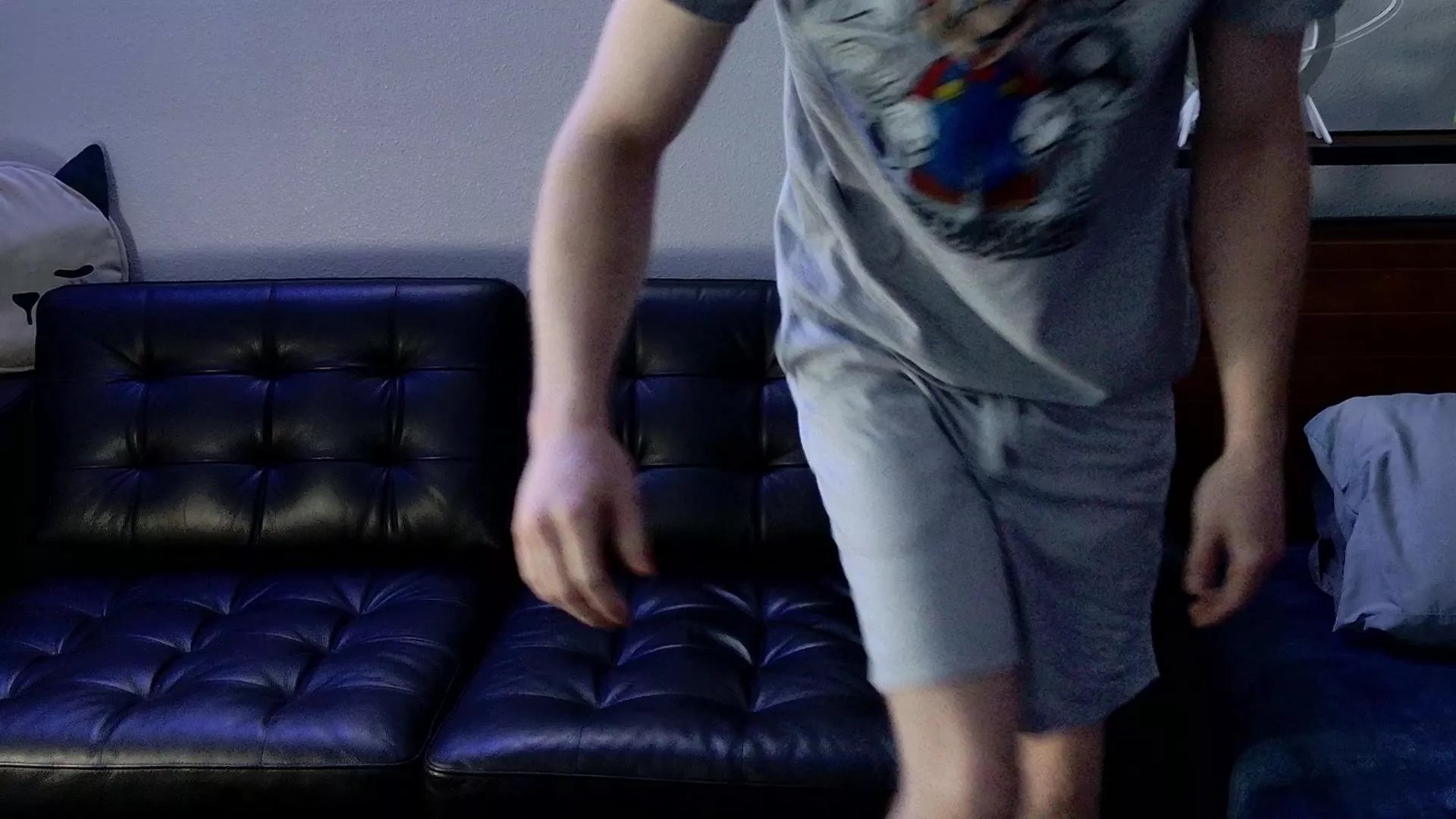 Offline BlueEyedTallGuy on Cam4