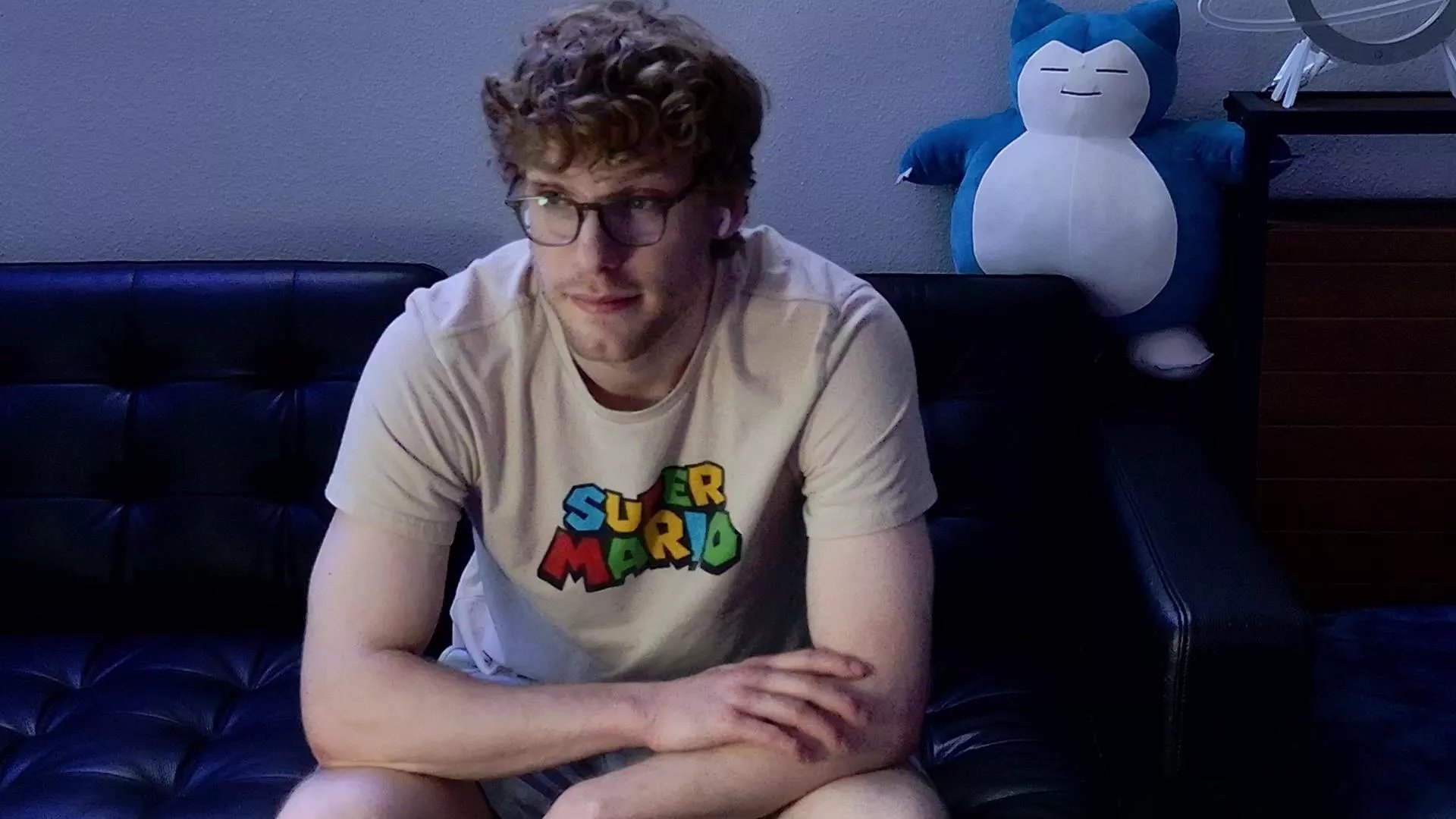 Offline BlueEyedTallGuy on Cam4