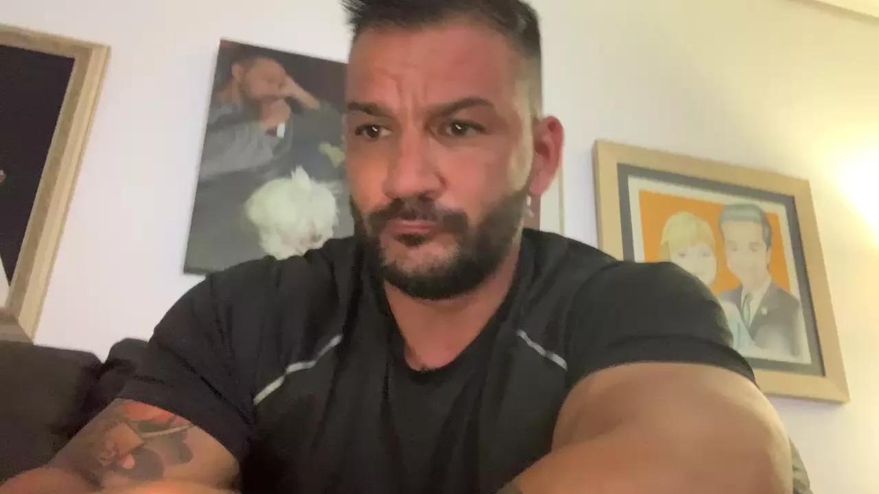 Bodyguard_69 on Cam4 