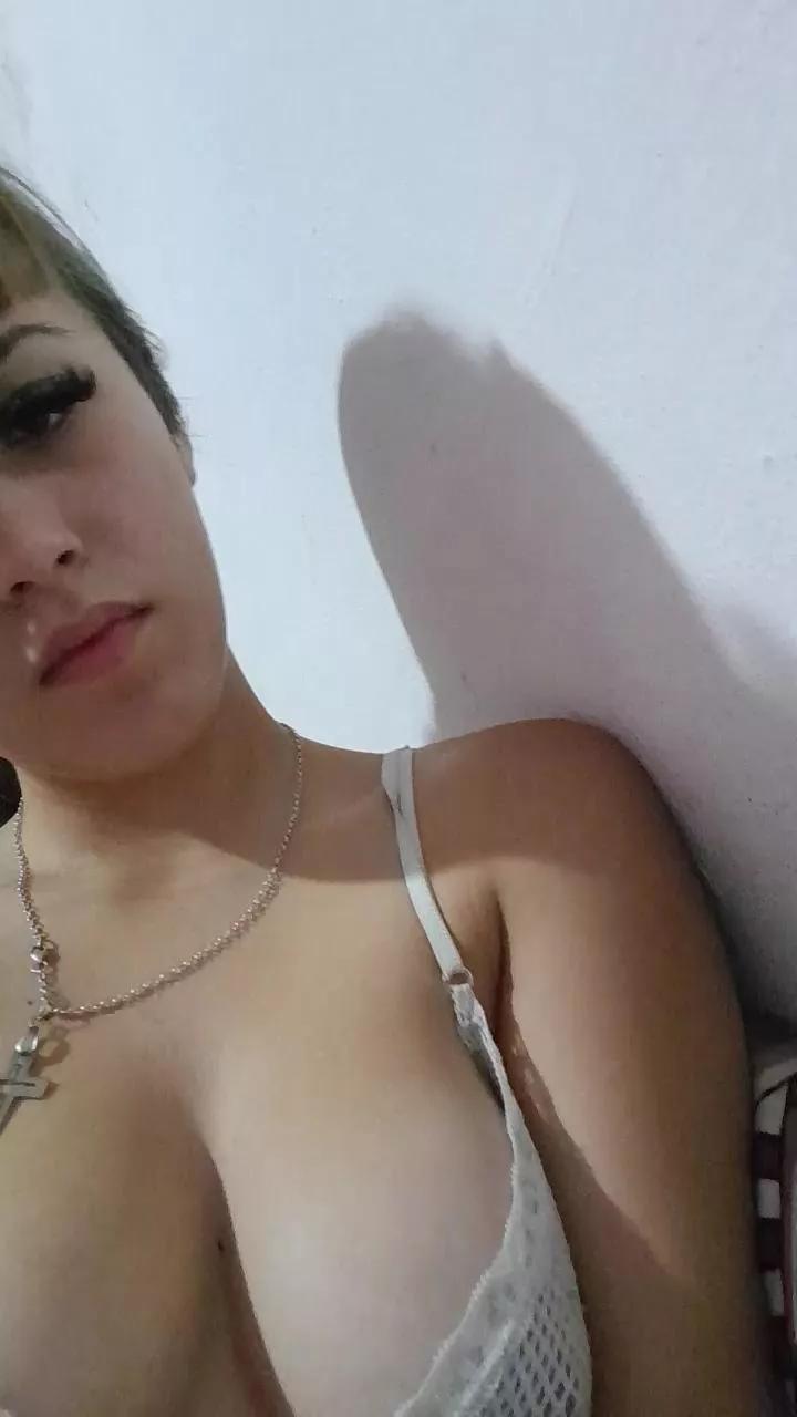 brihot4 on Cam4 
