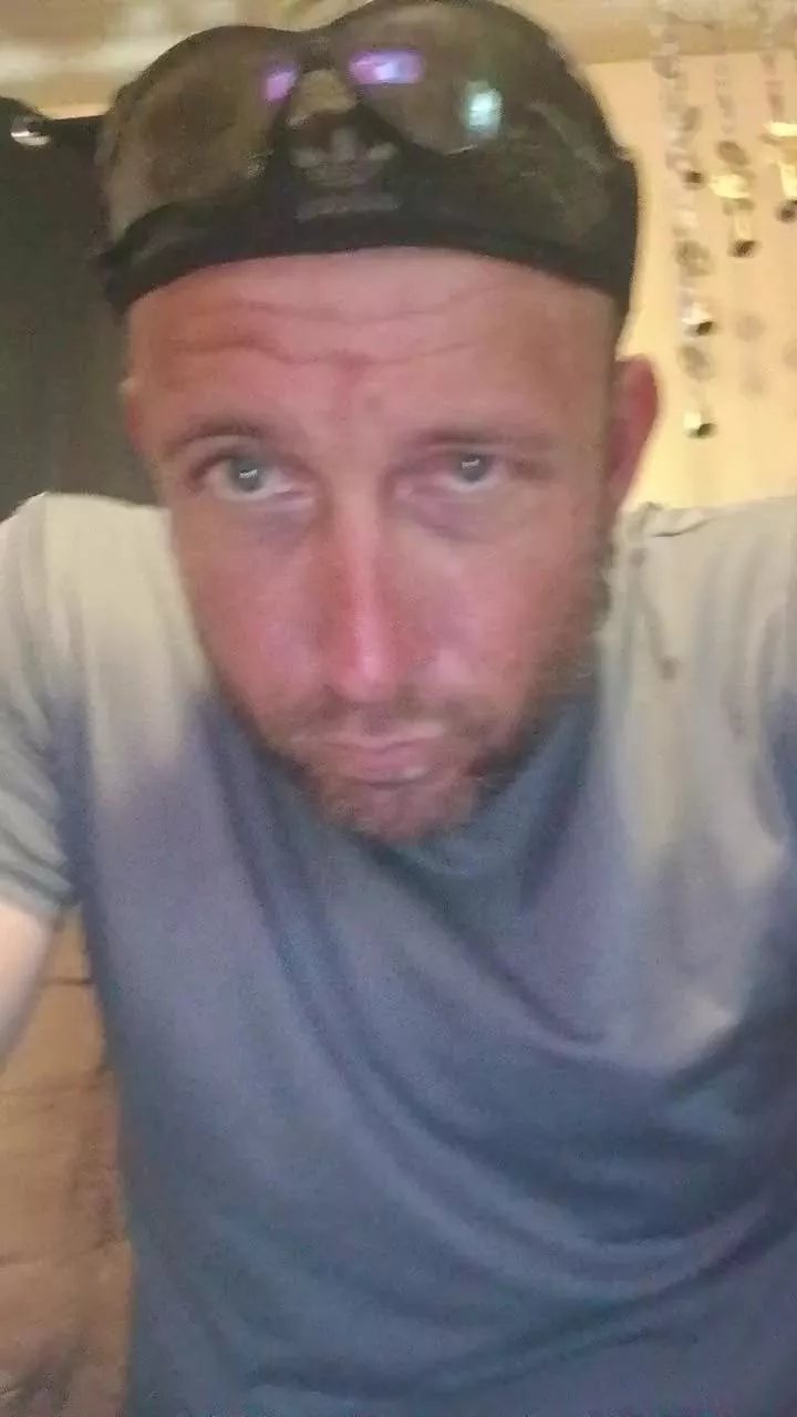 Offline brucejuce666 on Cam4