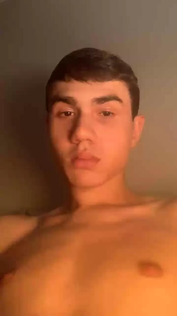 Carioca_Novinho on Cam4 