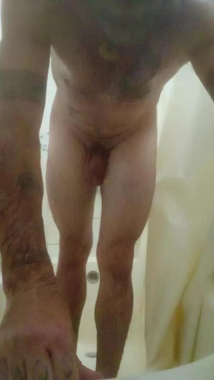 Carlitos12 on Cam4 