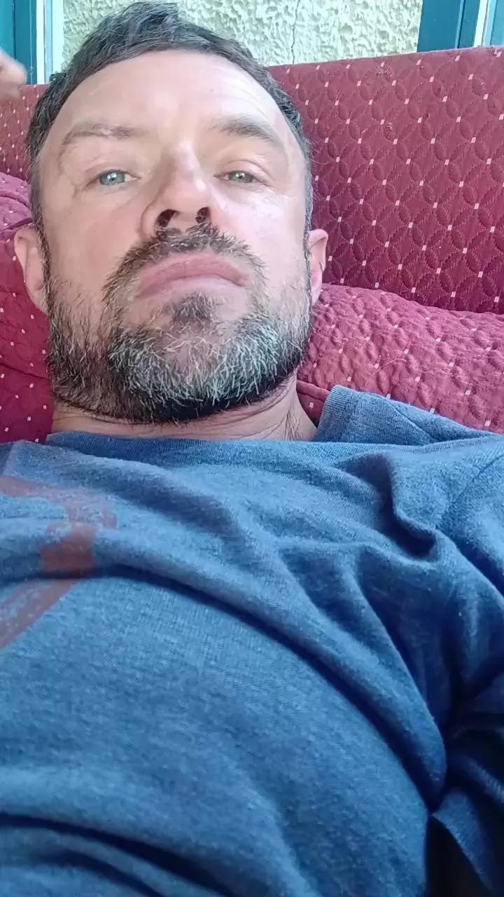Carlitos12 on Cam4 