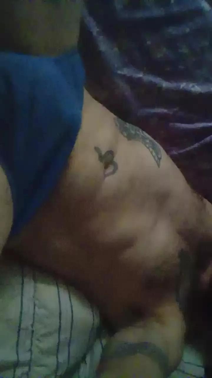 Carlitos12 on Cam4 