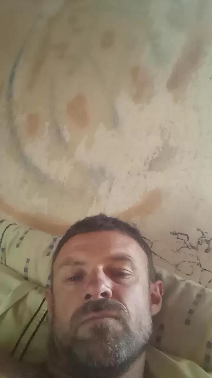 Carlitos12 on Cam4 