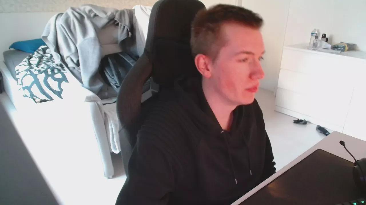 Cedric_bwc on Cam4 