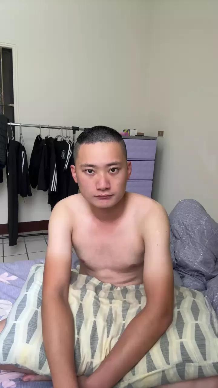 Chende4949 on Cam4 