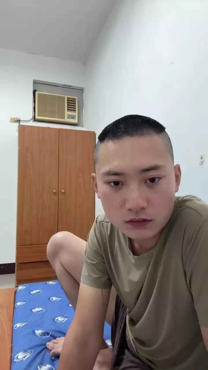Chende4949 on Cam4 