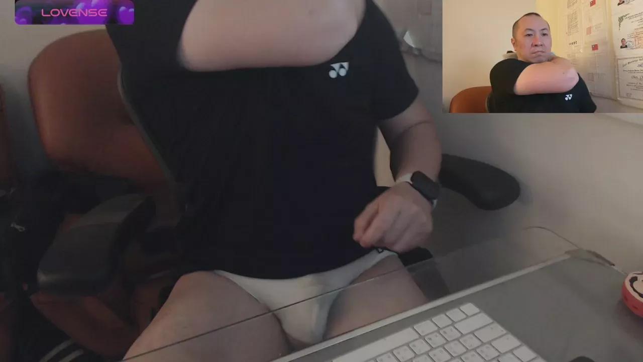 Chih555 on Cam4 