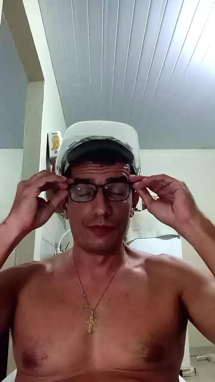 cockandfeet44 on Cam4 