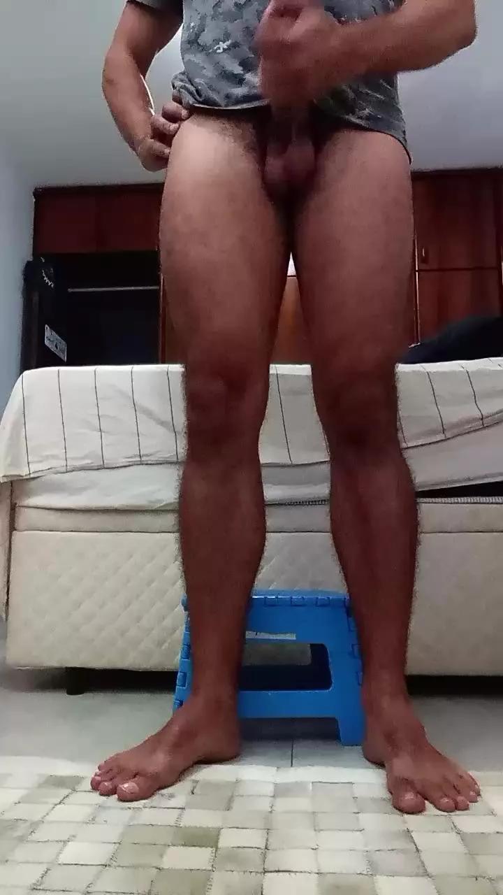 cockandfeet44 on Cam4 