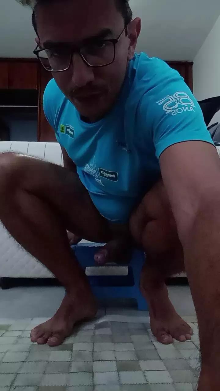 cockandfeet44 on Cam4 