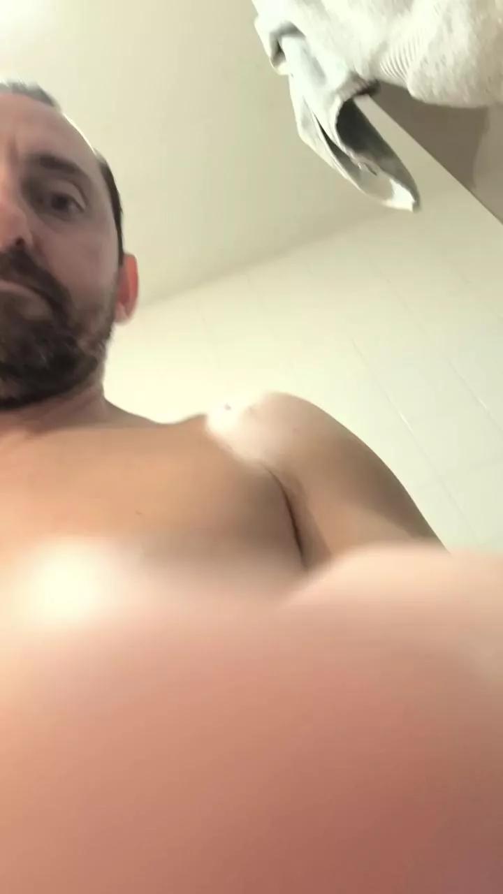 Couple84300 on Cam4 