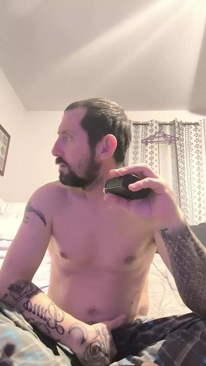 Couple84300 on Cam4 