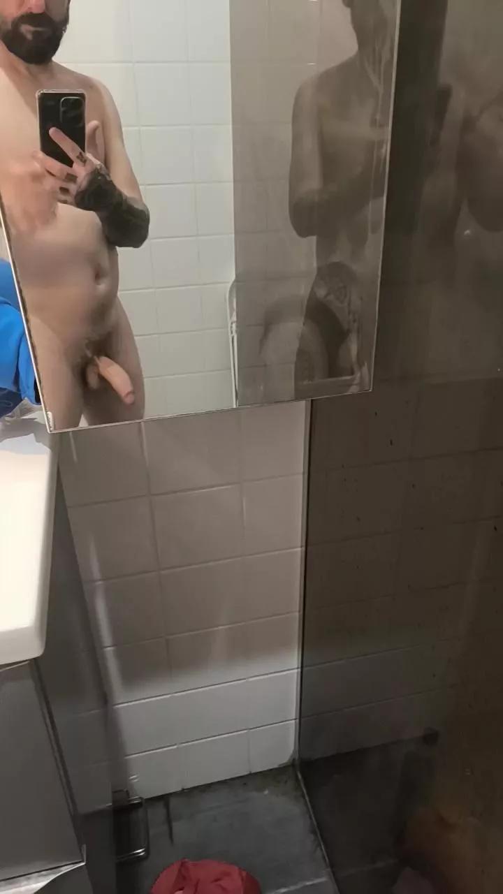 Couple84300 on Cam4 