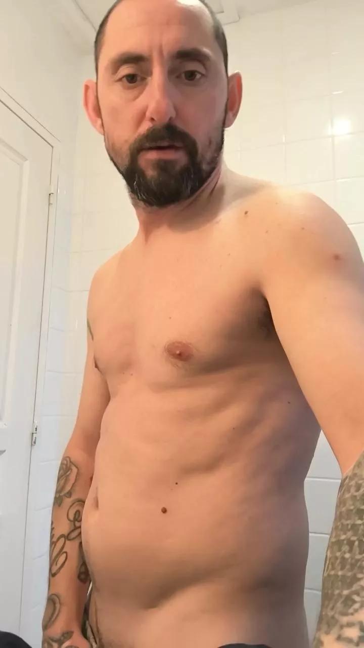 Couple84300 on Cam4 