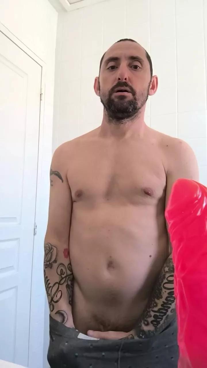 Couple84300 on Cam4 