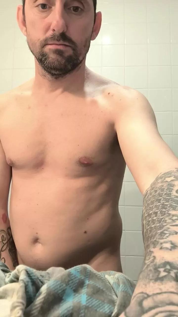 Couple84300 on Cam4 