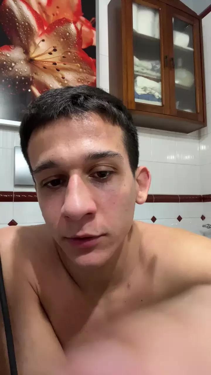 Damiano2448 on Cam4 