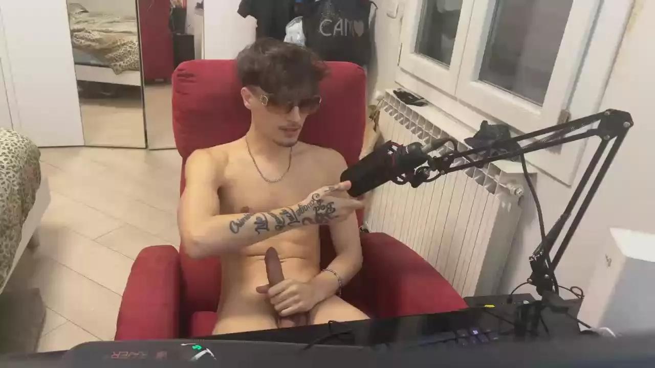 darkbrey777 on Cam4 