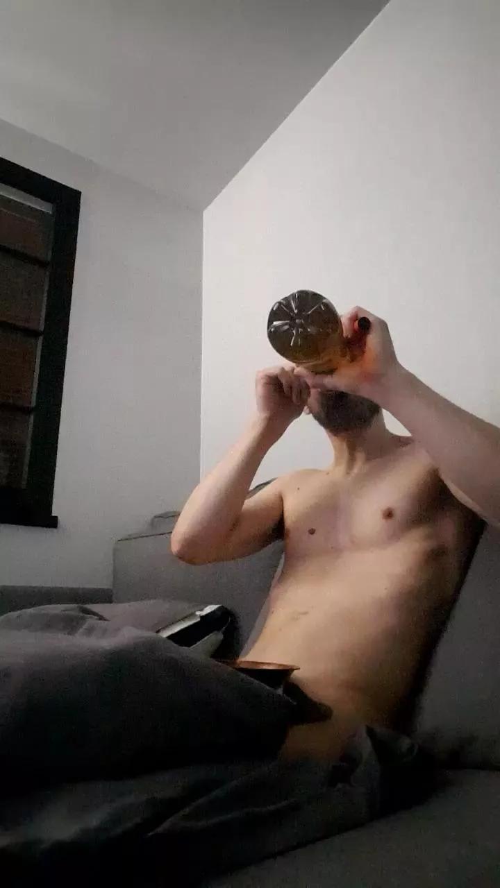 Dickwolf91 on Cam4 