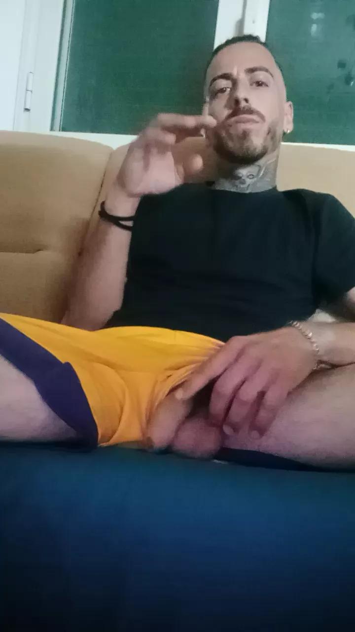 dynamo25 on Cam4 