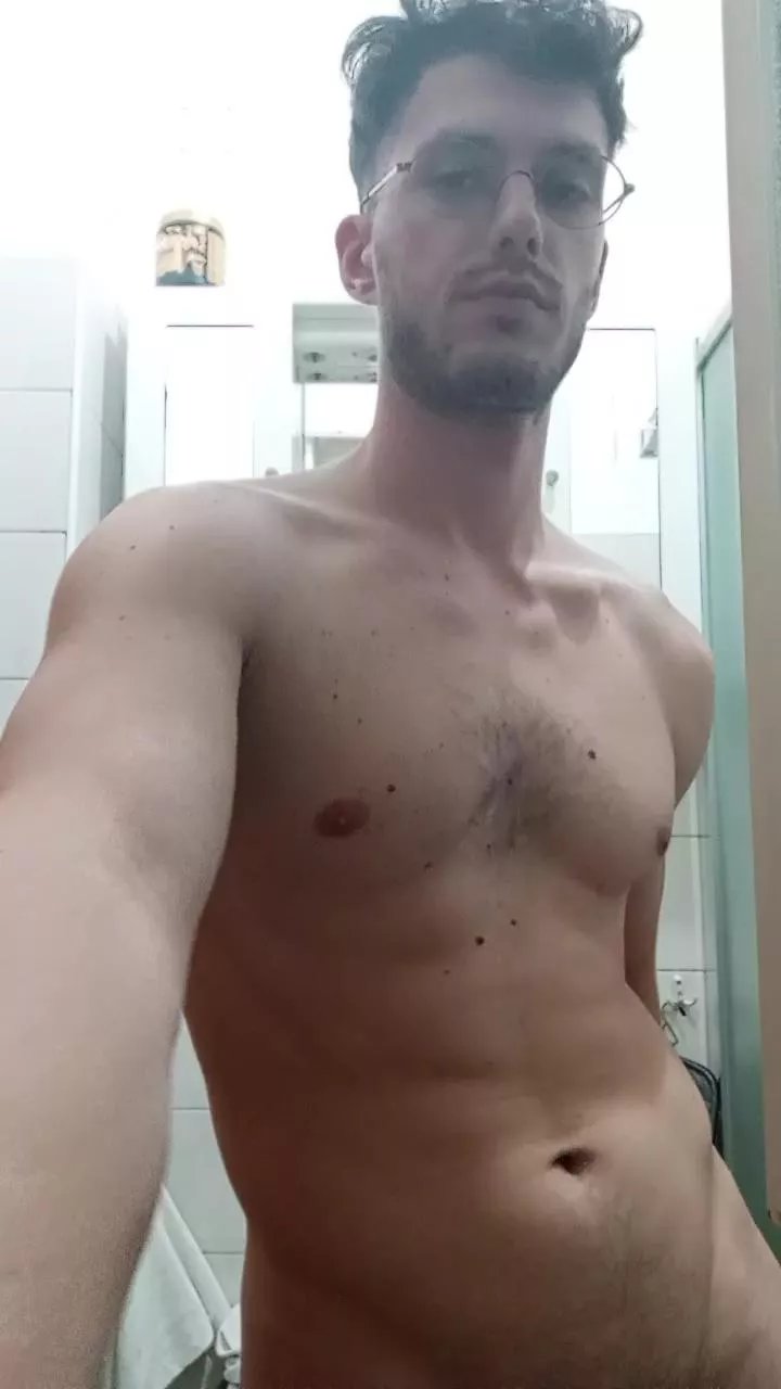 Offline Ehiyo on Cam4