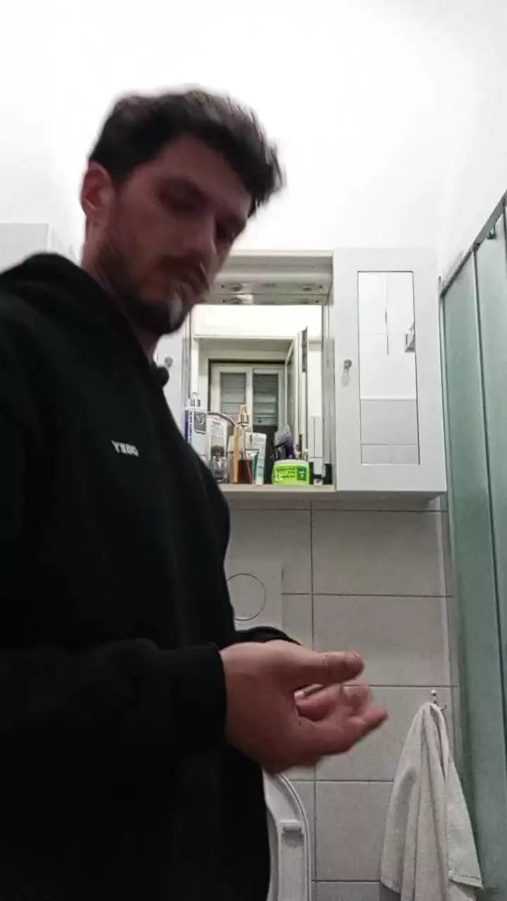 Offline Ehiyo on Cam4