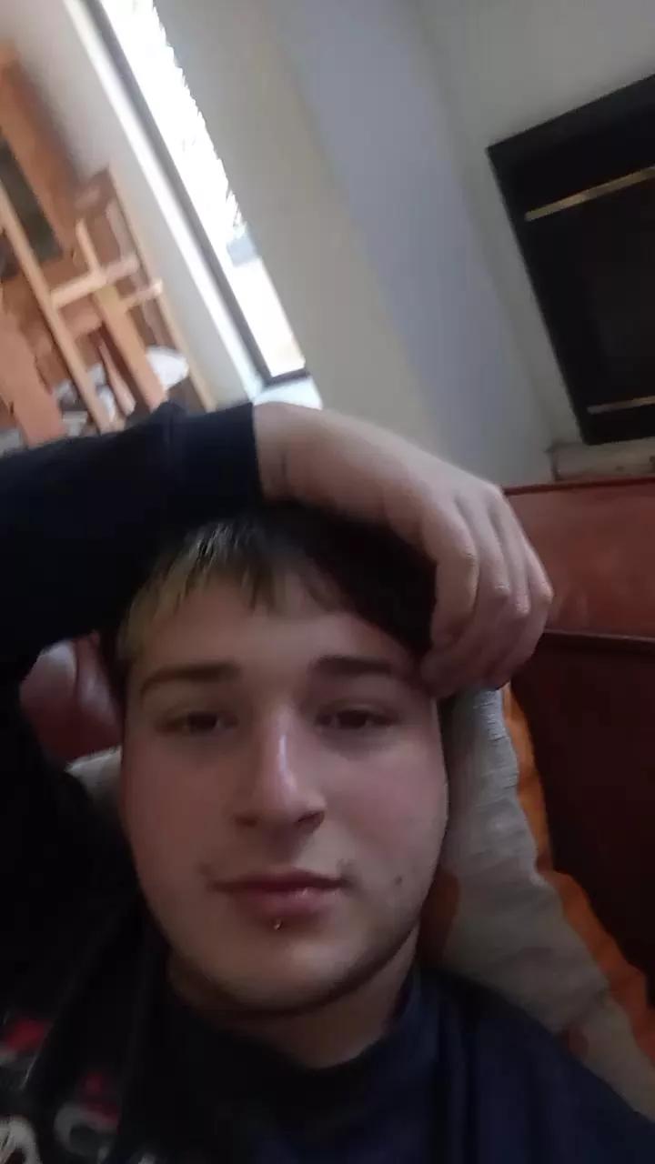 elfrutass on Cam4 