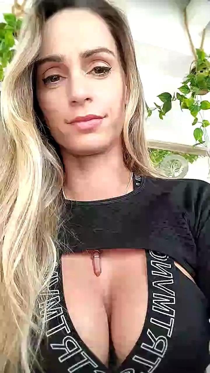 ericafontesx on Cam4 