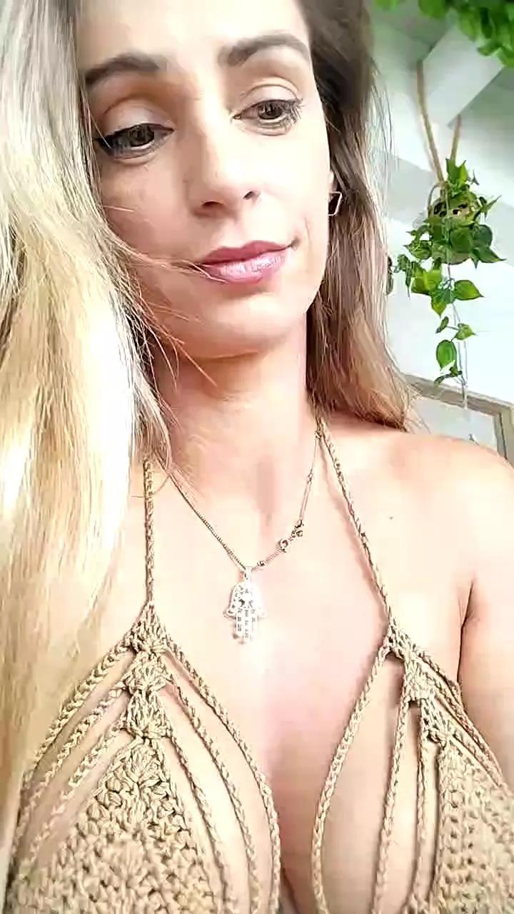 ericafontesx on Cam4 