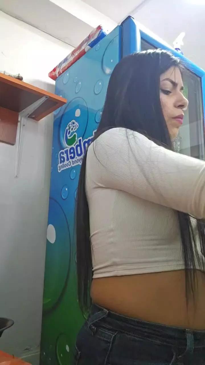 Estefanii_R on Cam4 