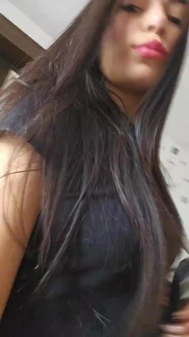 Estefanii_R on Cam4 