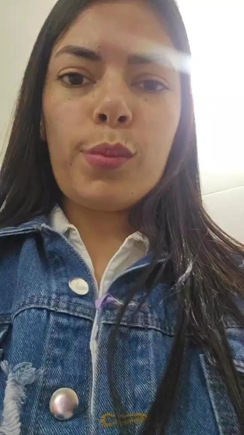 Estefanii_R on Cam4 