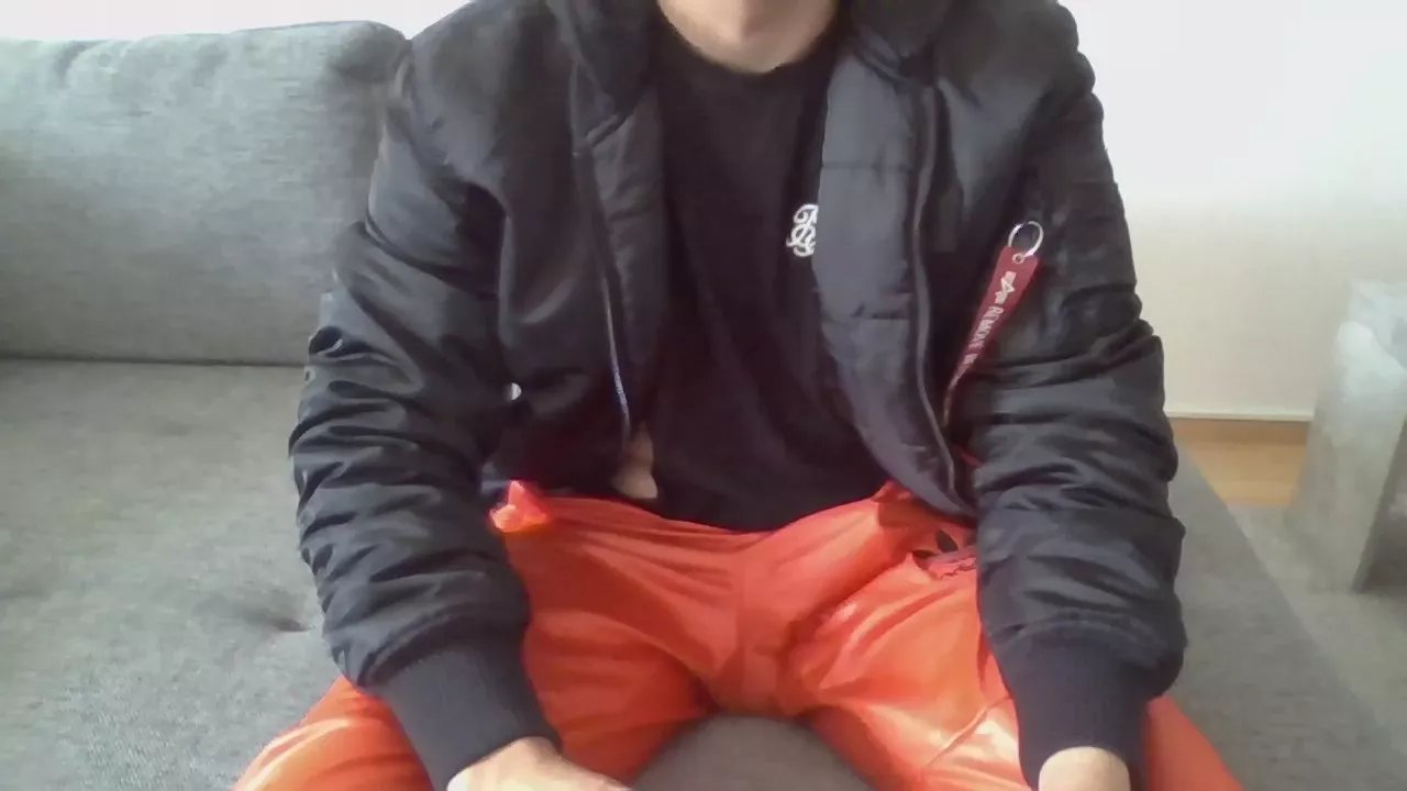 Offline flow_sky on Cam4