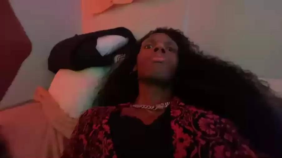 ForeignLifePOSH on Cam4 