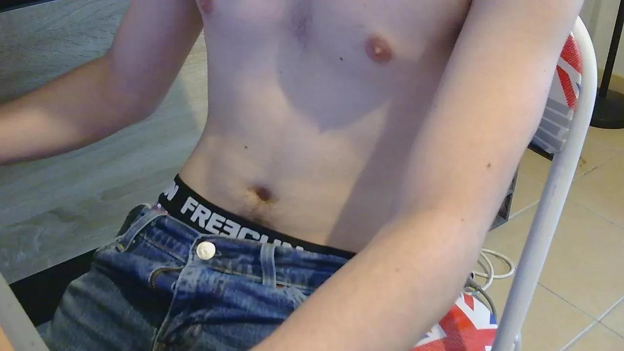 FrenchDonneLoad on Cam4 