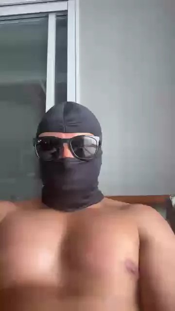 Offline GeorgesBR on Cam4