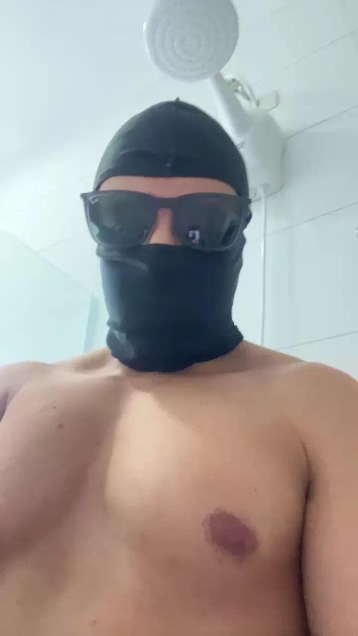 Offline GeorgesBR on Cam4