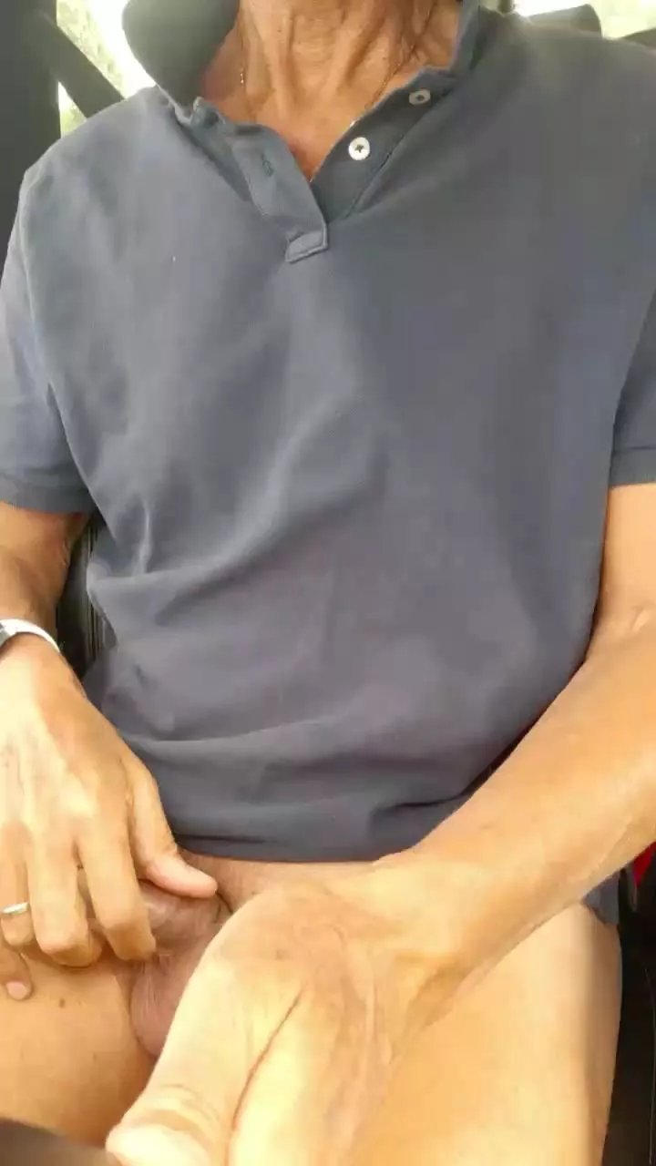 Offline ghislain59006h3 on Cam4