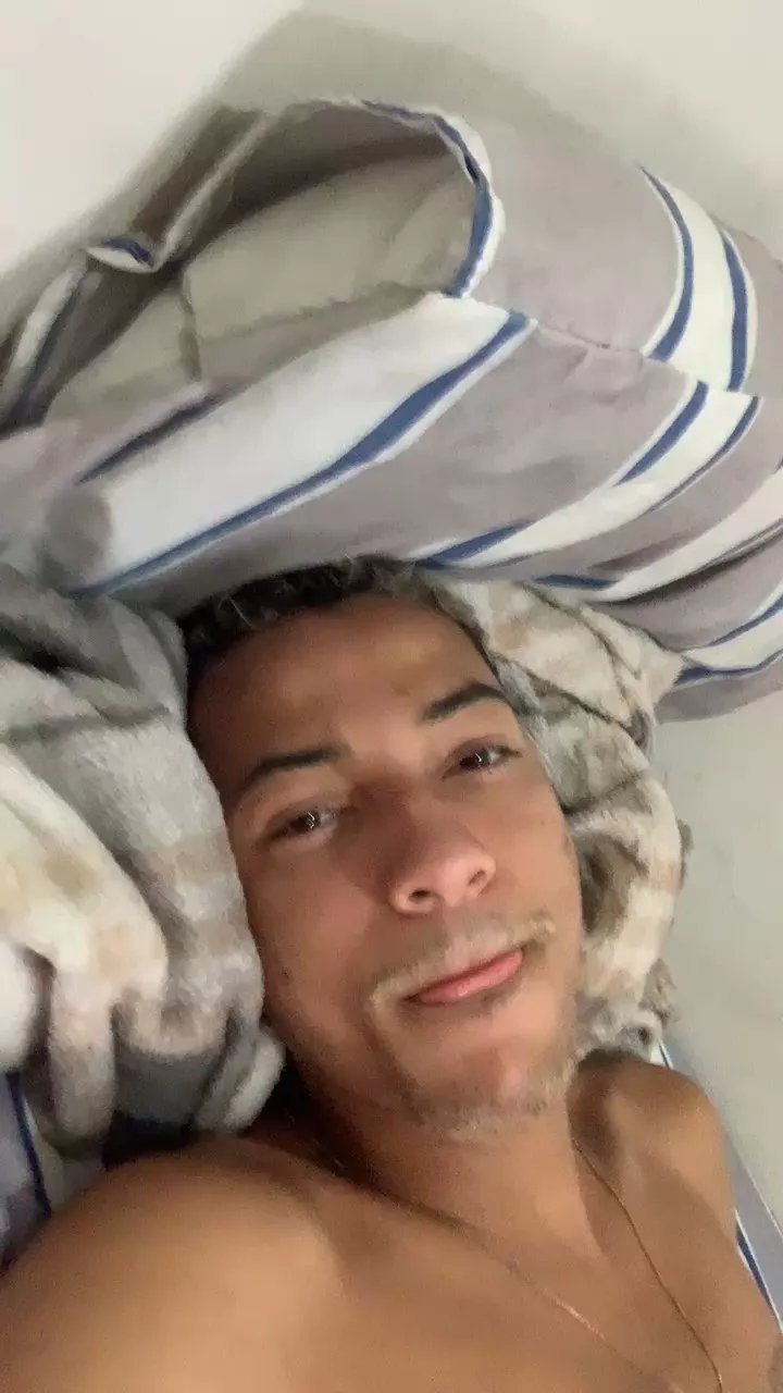 Offline Gustavoalves22 on Cam4