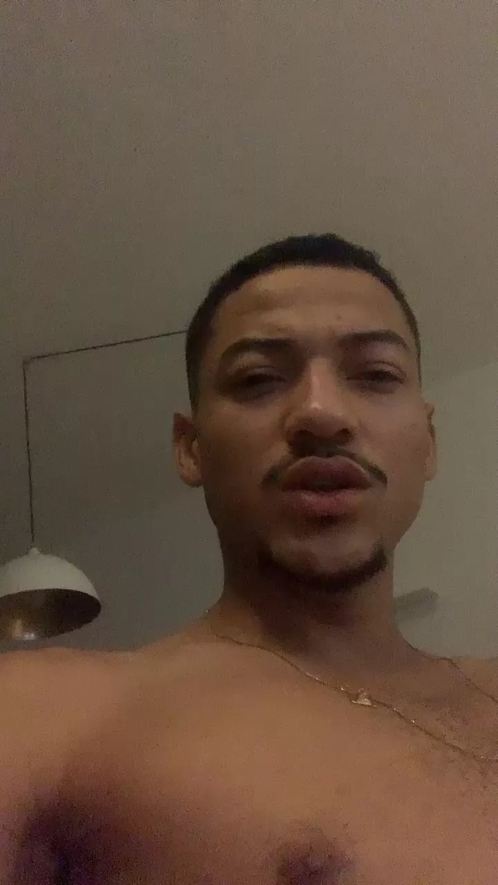 Offline Gustavoalves22 on Cam4