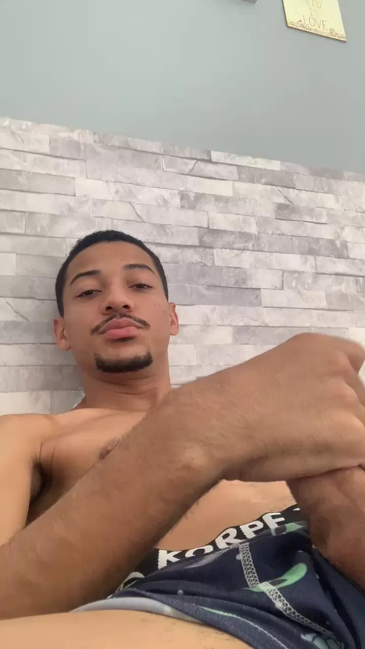 Offline Gustavoalves22 on Cam4