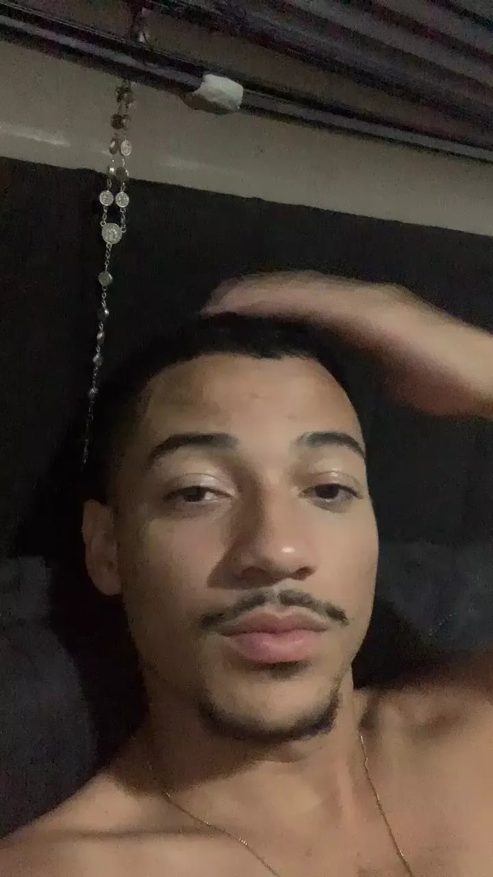 Offline Gustavoalves22 on Cam4