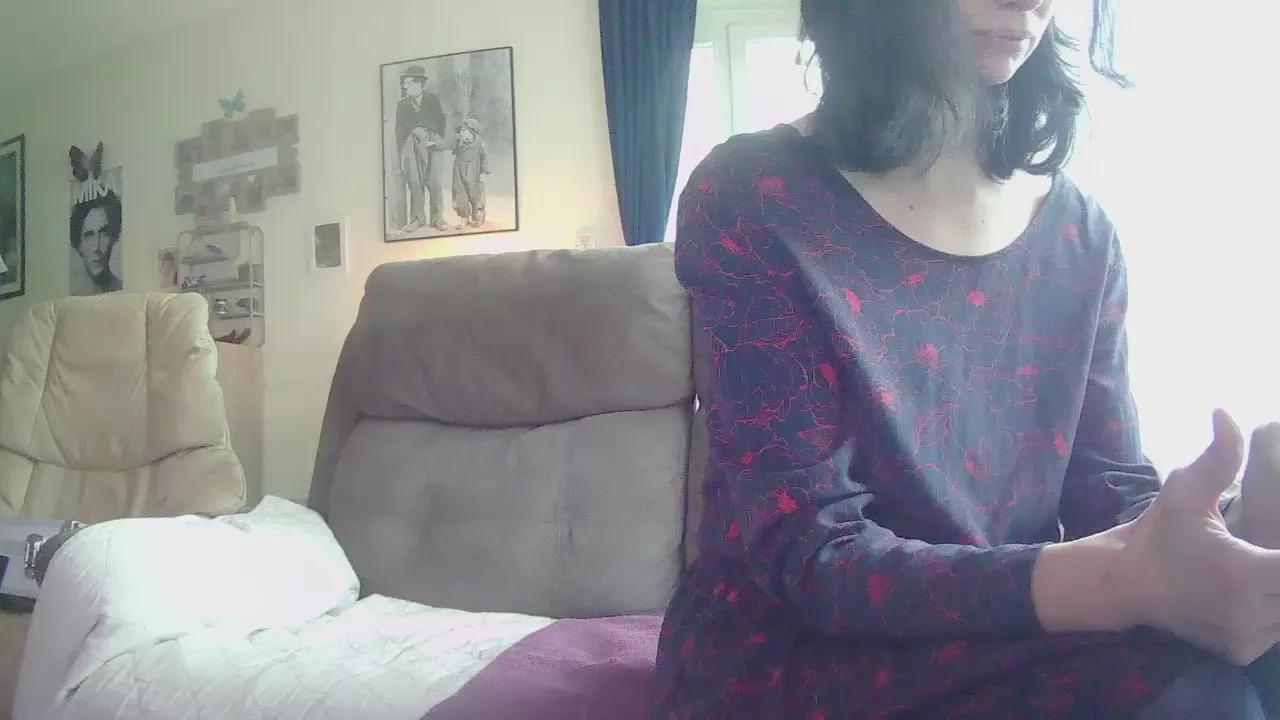 HAIRYCHIENNE on Cam4 
