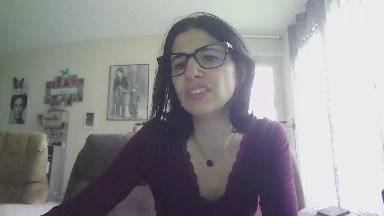 HAIRYCHIENNE on Cam4 