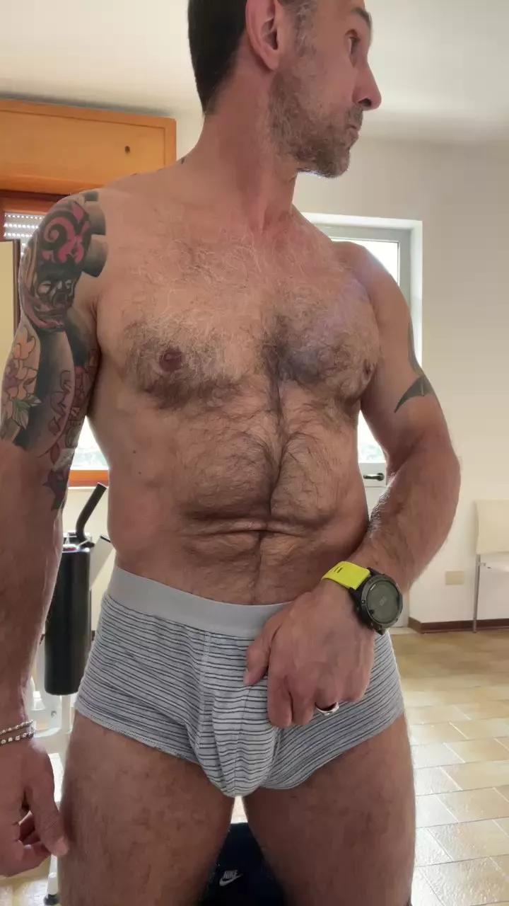 Hardman48 on Cam4 