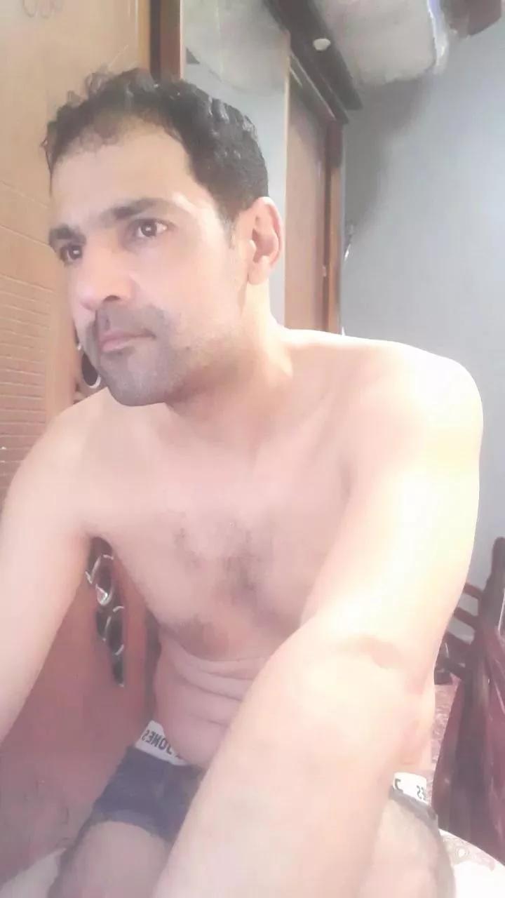 hardzfucker on Cam4 