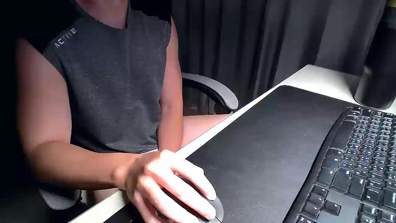 Heycumboy on Cam4 